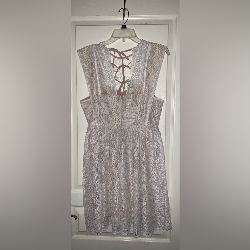 Dress - Picture 4 of 4